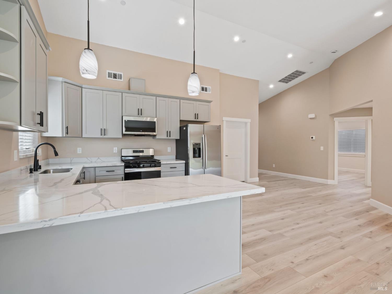Detail Gallery Image 7 of 44 For 9020 Palomino Ct, Lower Lake,  CA 95457 - 3 Beds | 2 Baths