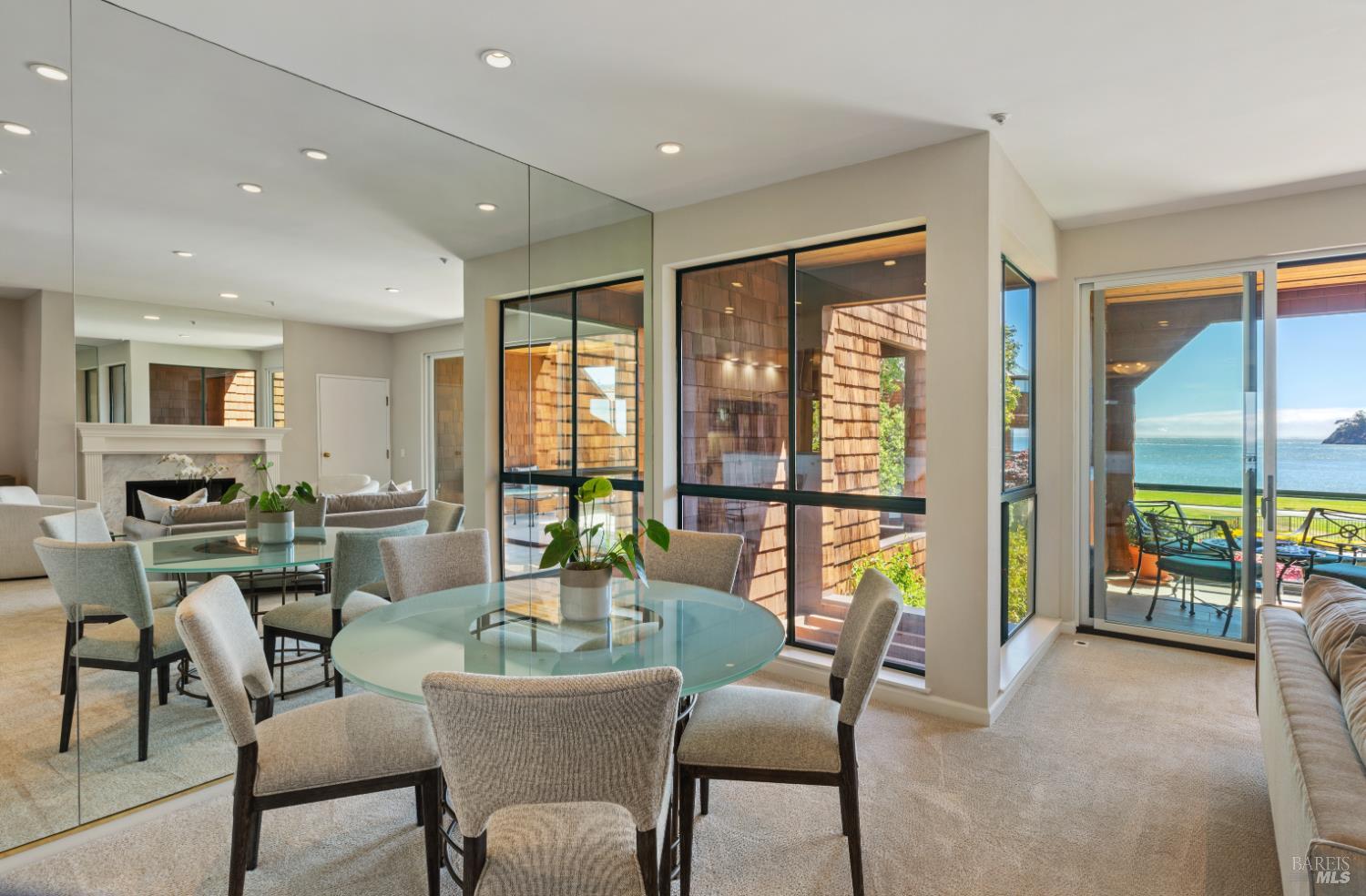 Detail Gallery Image 17 of 46 For 1910 Mar West St, Tiburon,  CA 94920 - 3 Beds | 2/1 Baths