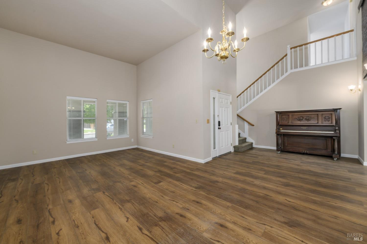 Detail Gallery Image 11 of 54 For 473 Stanford St, Vacaville,  CA 95687 - 4 Beds | 3 Baths