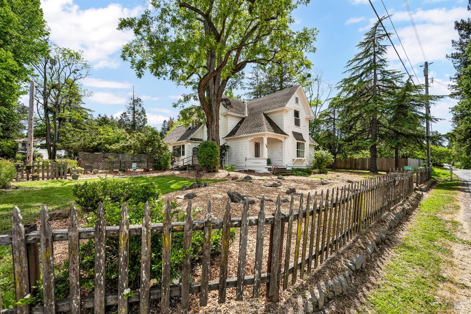 Detail Gallery Image 3 of 66 For 1466 Cooper Rd, Sebastopol,  CA 95472 - 6 Beds | 5/1 Baths