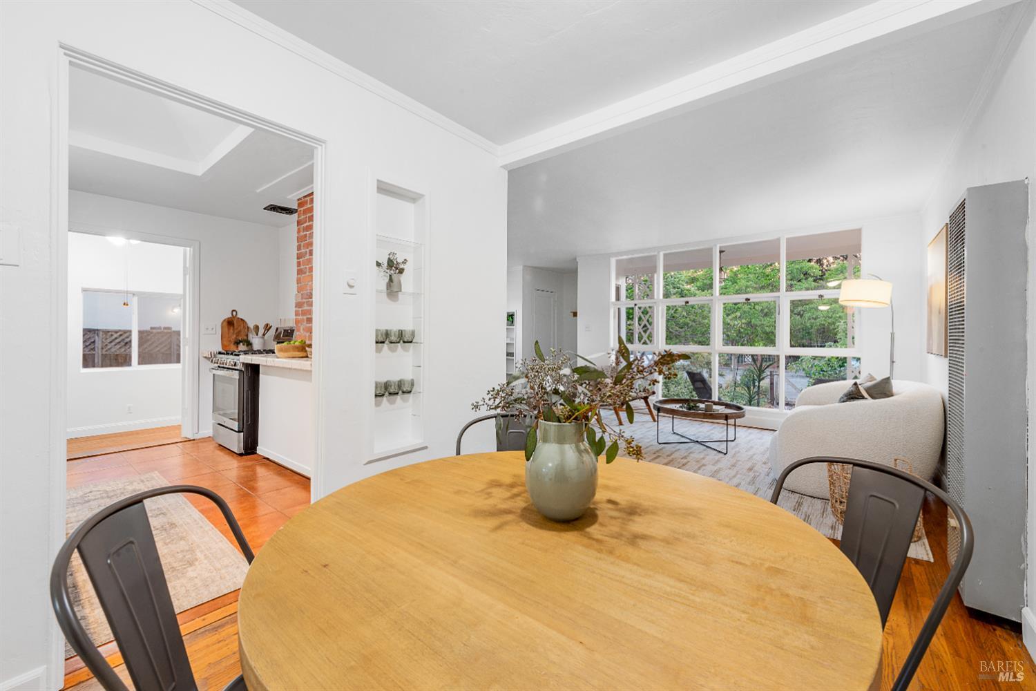 Detail Gallery Image 12 of 35 For 612 Madison St, Petaluma,  CA 94952 - 3 Beds | 2 Baths