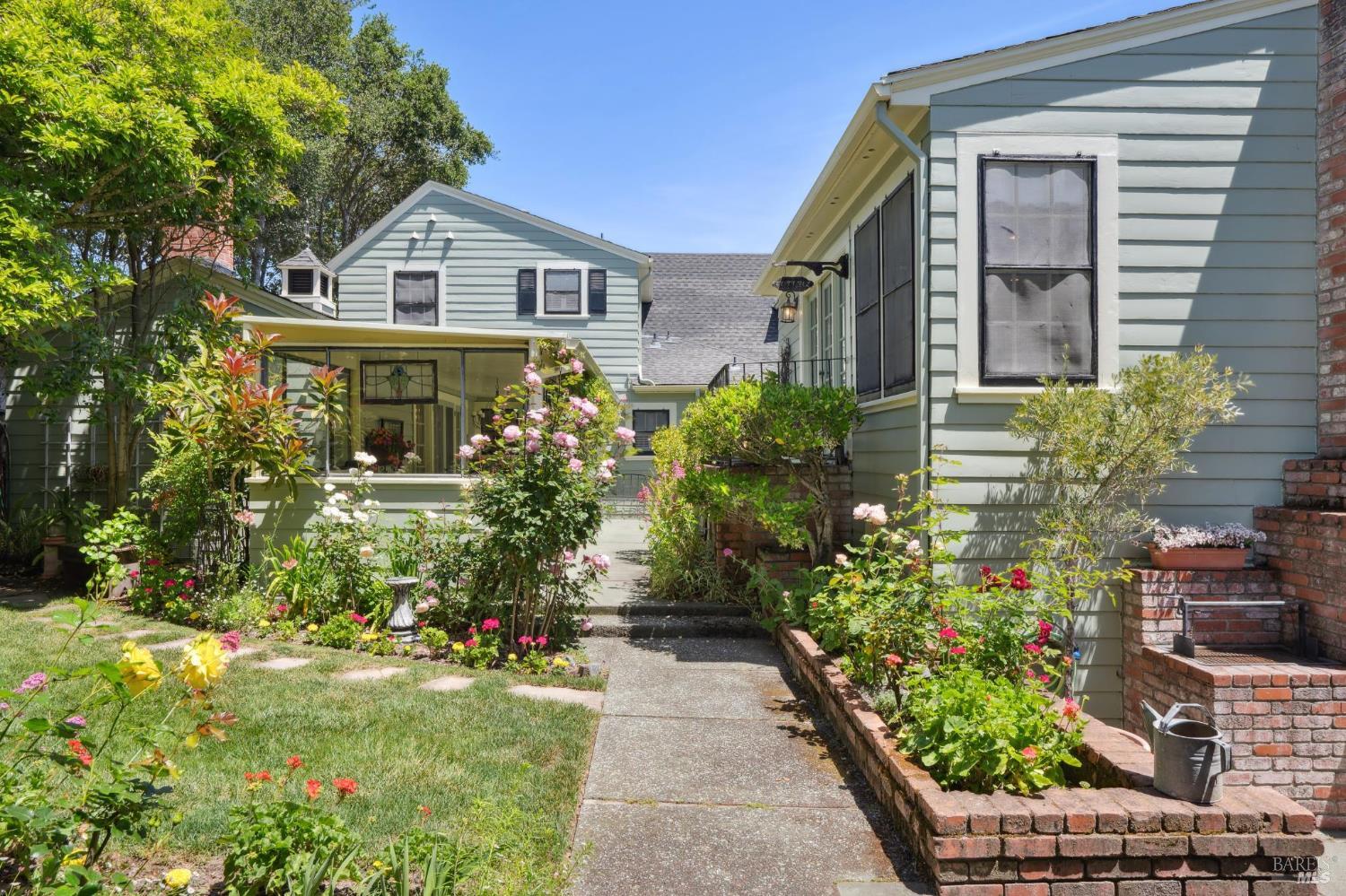 Detail Gallery Image 36 of 75 For 301 Howard St, Petaluma,  CA 94952 - 4 Beds | 3 Baths