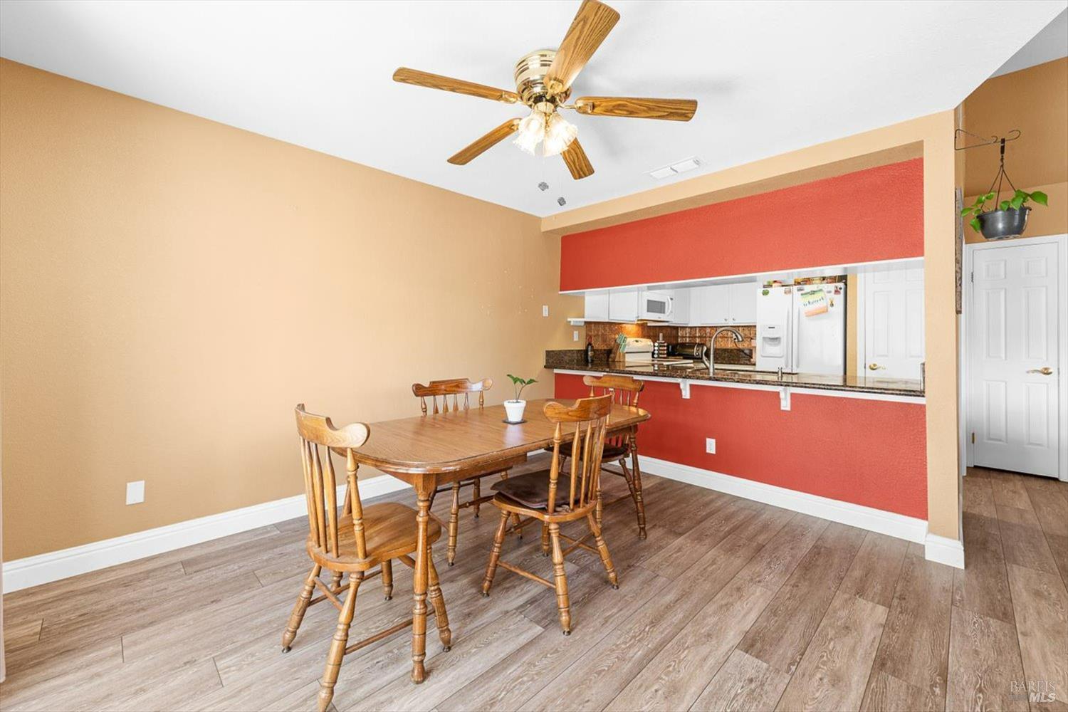 Detail Gallery Image 7 of 35 For 2648 Nut Tree Rd, Vacaville,  CA 95687 - 3 Beds | 2 Baths