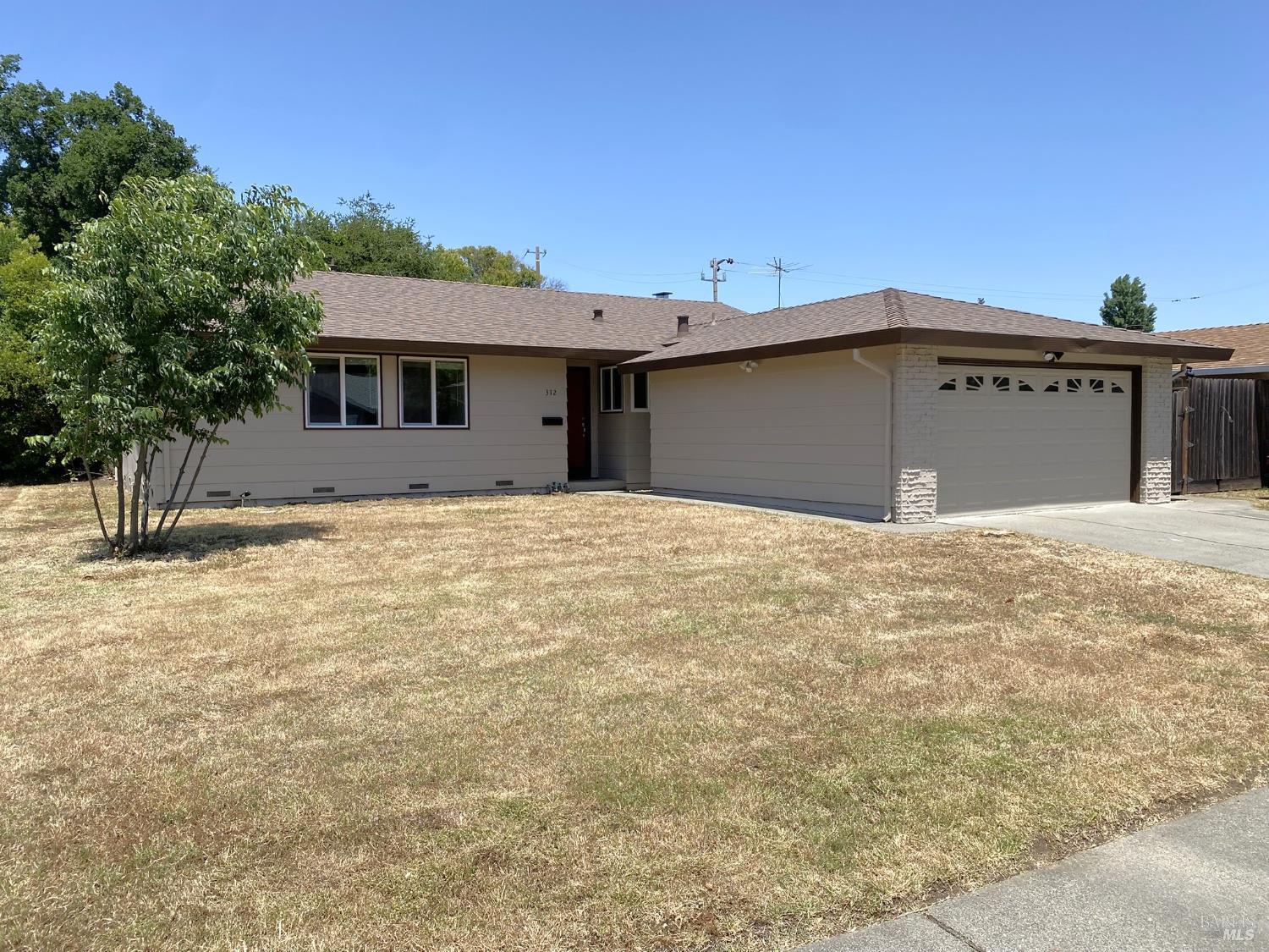 Detail Gallery Image 2 of 39 For 312 Dahlia St, Fairfield,  CA 94533 - 3 Beds | 2 Baths