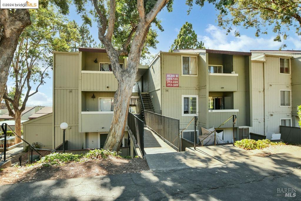 Detail Gallery Image 11 of 17 For 1333 N Camino Alto Unkn, Vallejo,  CA 94589 - 2 Beds | 2 Baths