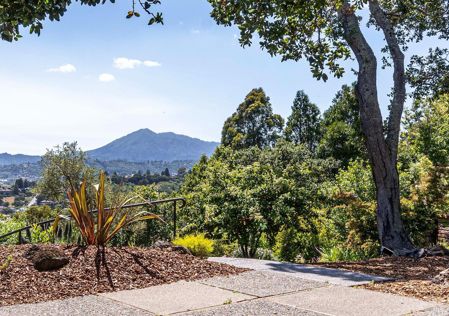 Detail Gallery Image 73 of 83 For 125 Bayview Dr, San Rafael,  CA 94901 - 2 Beds | 3/1 Baths