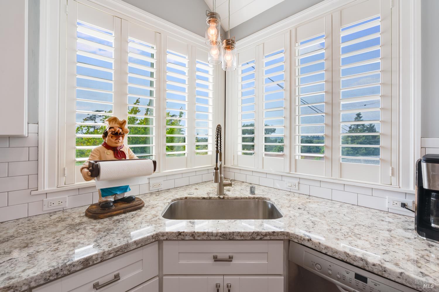 Detail Gallery Image 12 of 71 For 33 Romine Way, Vallejo,  CA 94591 - 4 Beds | 2 Baths