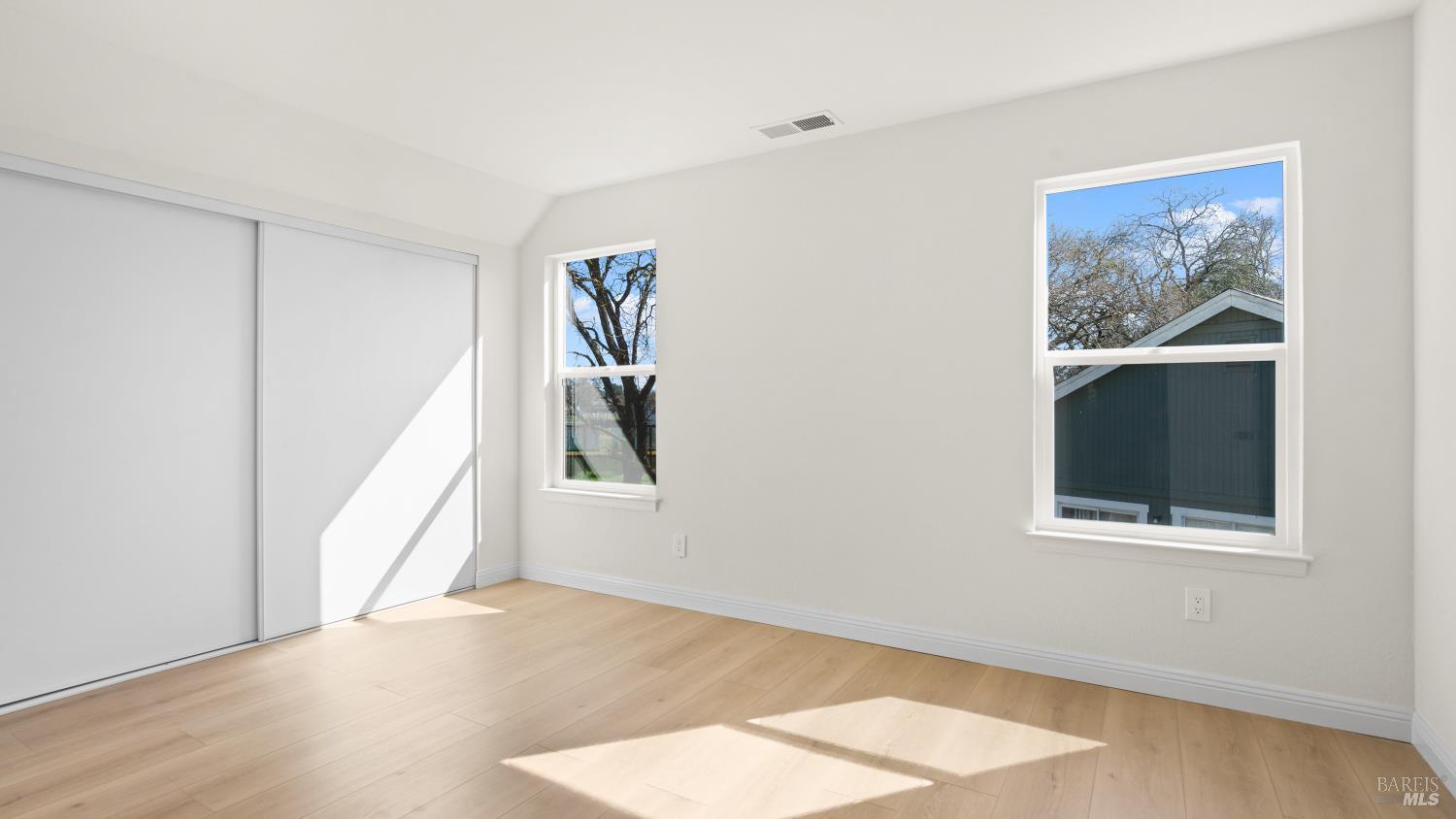 Detail Gallery Image 28 of 41 For 2247 Ironbark Dr, Santa Rosa,  CA 95403 - 3 Beds | 3 Baths