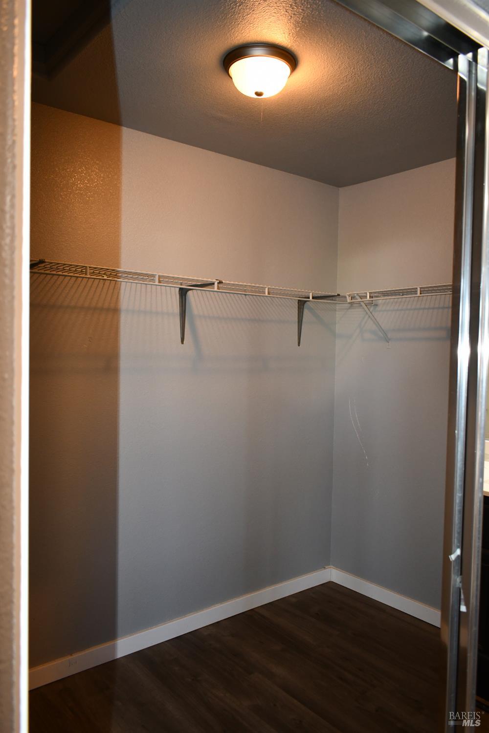 Detail Gallery Image 13 of 19 For 2630 Arrowhead Dr, Santa Rosa,  CA 95407 - 4 Beds | 3 Baths