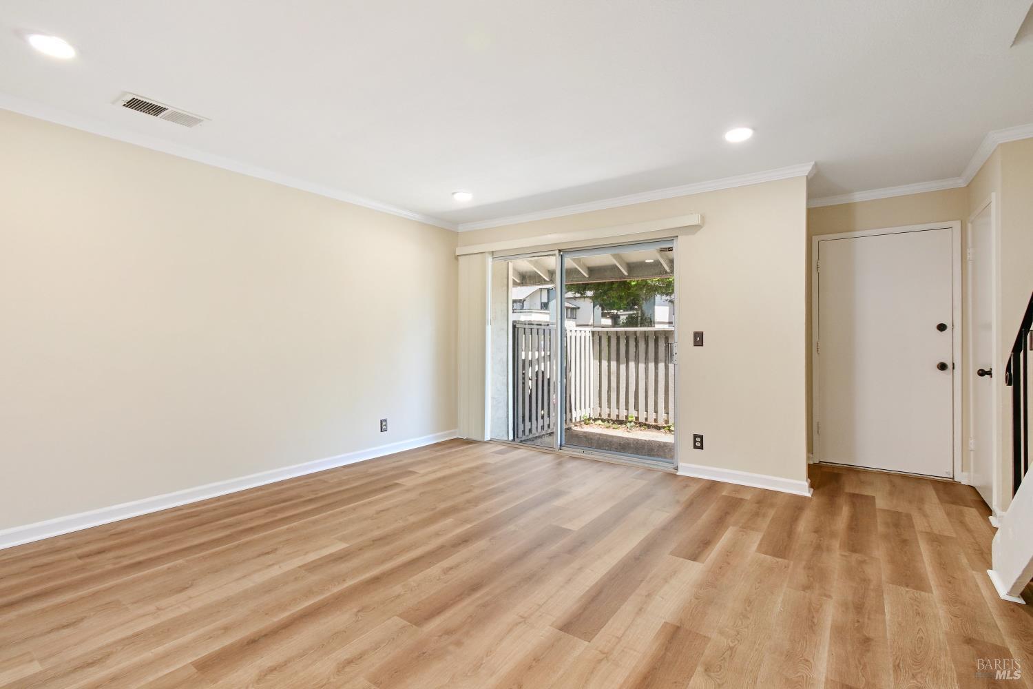 Detail Gallery Image 8 of 32 For 23 Villa Ct, Fairfield,  CA 94533 - 2 Beds | 1/1 Baths