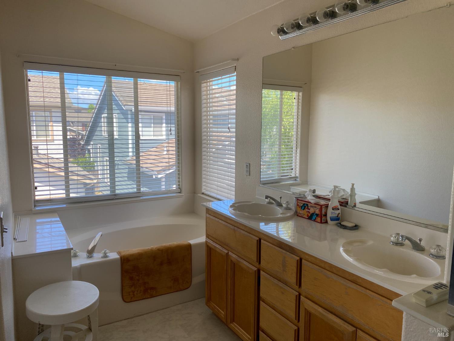 Detail Gallery Image 24 of 43 For 2695 Arbor Grove Ln, Santa Rosa,  CA 95407 - 4 Beds | 2/1 Baths