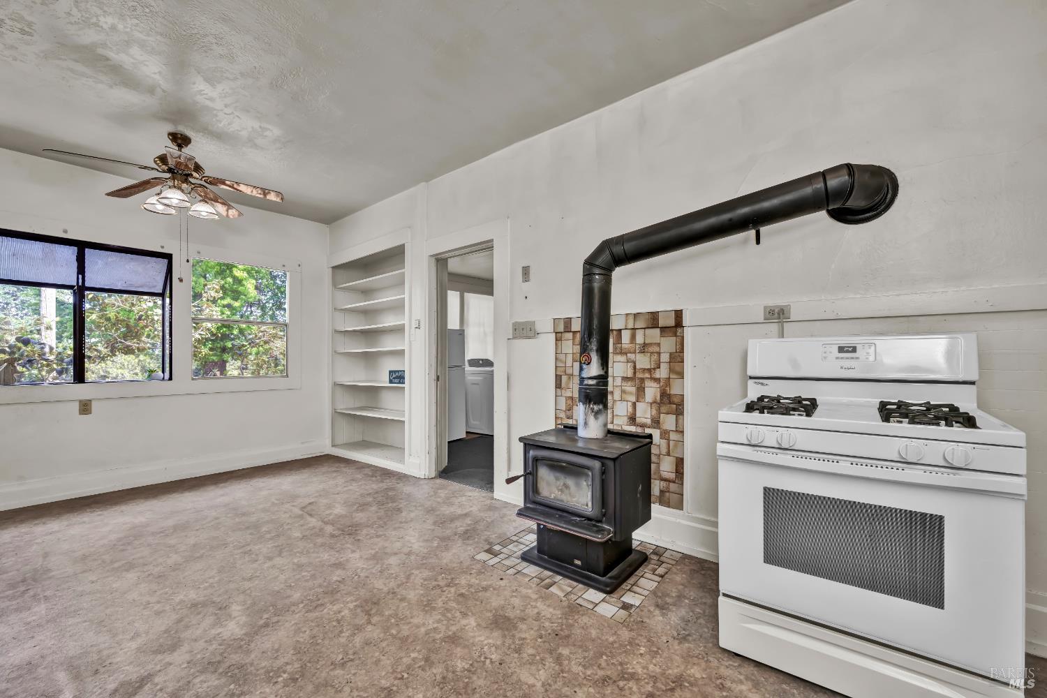 Detail Gallery Image 20 of 66 For 1466 Cooper Rd, Sebastopol,  CA 95472 - 6 Beds | 5/1 Baths