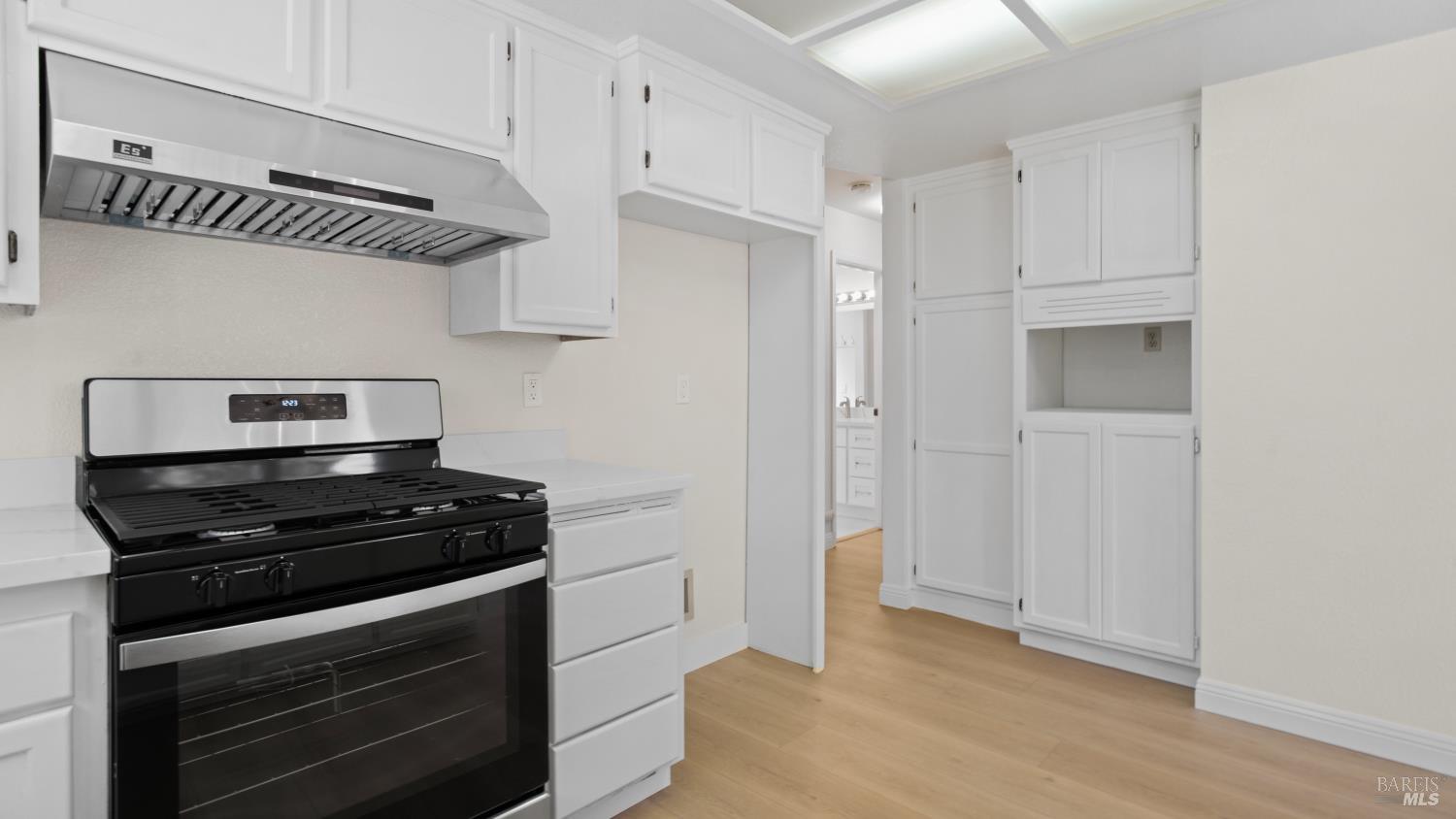 Detail Gallery Image 15 of 41 For 2247 Ironbark Dr, Santa Rosa,  CA 95403 - 3 Beds | 3 Baths