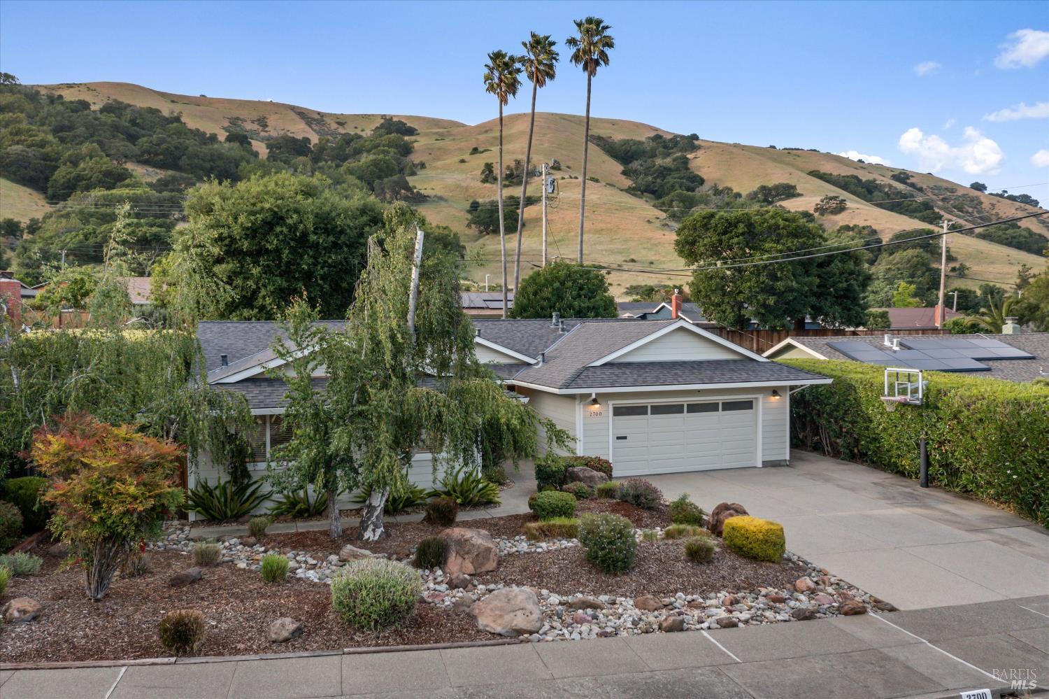 Detail Gallery Image 2 of 56 For 2700 Center Rd, Novato,  CA 94947 - 4 Beds | 3 Baths