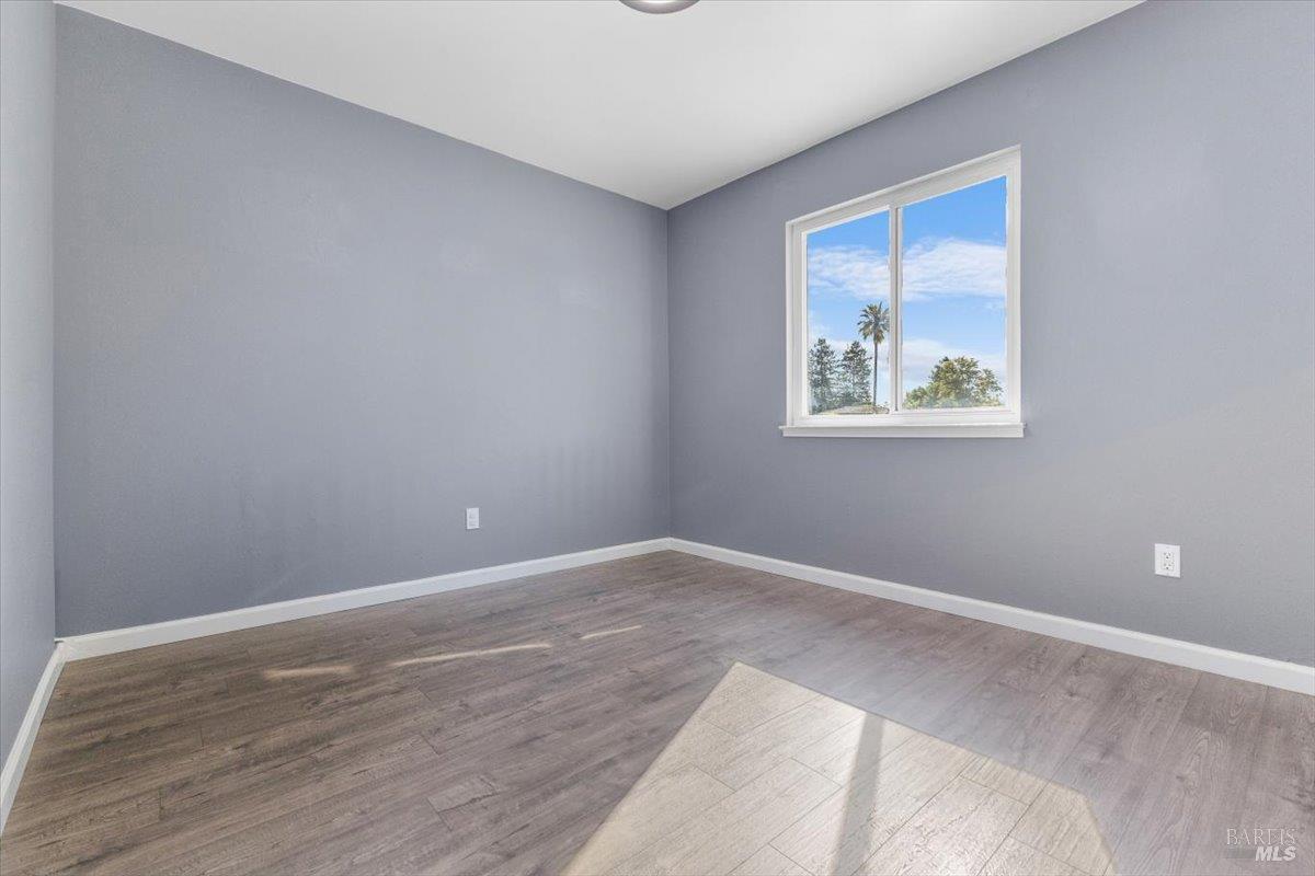 Detail Gallery Image 27 of 61 For 2044 Willow Dr, Petaluma,  CA 94954 - 4 Beds | 3 Baths