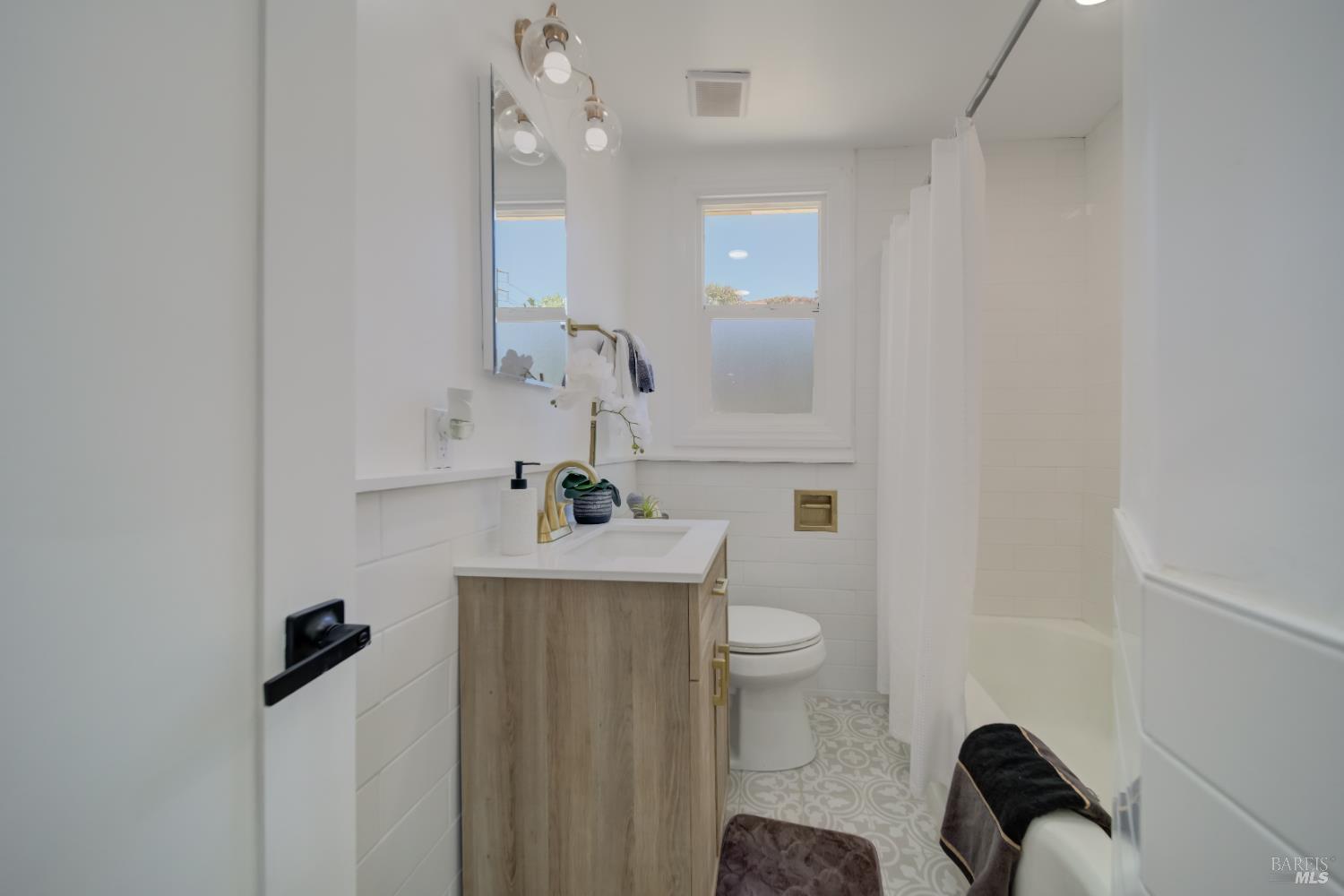 Detail Gallery Image 19 of 43 For 948 Benicia Rd, Vallejo,  CA 94591 - 2 Beds | 1 Baths