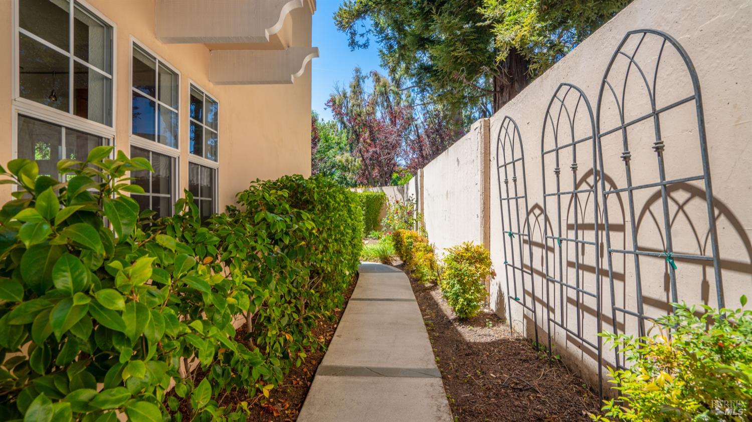 Detail Gallery Image 49 of 57 For 1205 Cuernavaca Circulo Unkn, Mountain View,  CA 94040 - 3 Beds | 3 Baths
