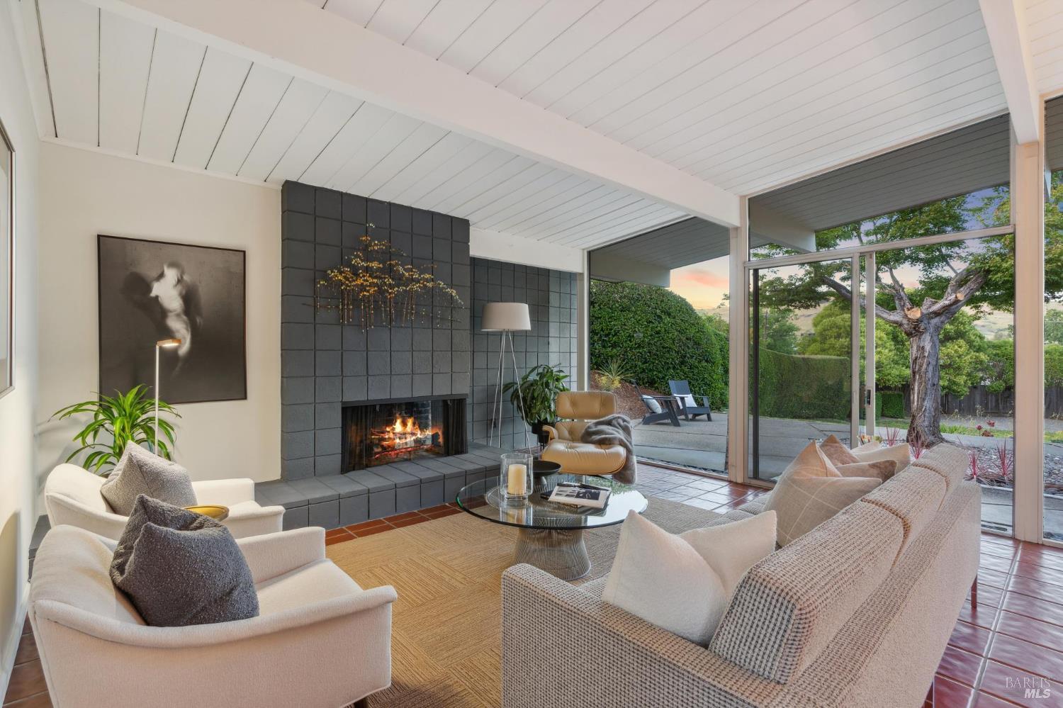 Detail Gallery Image 4 of 57 For 708 Birchwood Ct, San Rafael,  CA 94903 - 5 Beds | 3 Baths