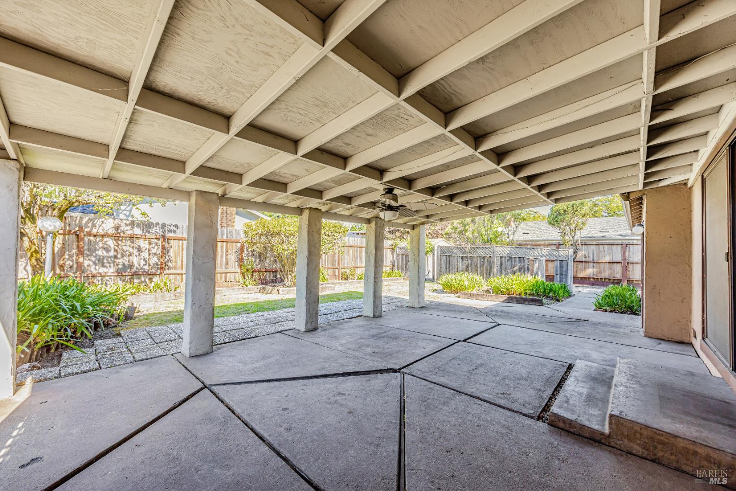 Detail Gallery Image 32 of 44 For 2711 Iroquois St, Santa Rosa,  CA 95403 - 3 Beds | 2 Baths