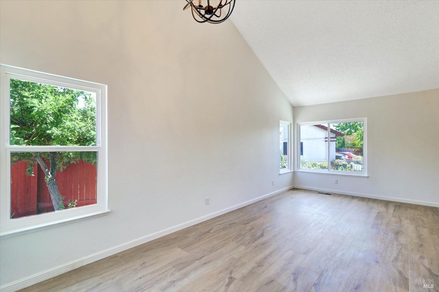 Detail Gallery Image 21 of 29 For 181 Belvedere Ct, Vallejo,  CA 94589 - 4 Beds | 3 Baths