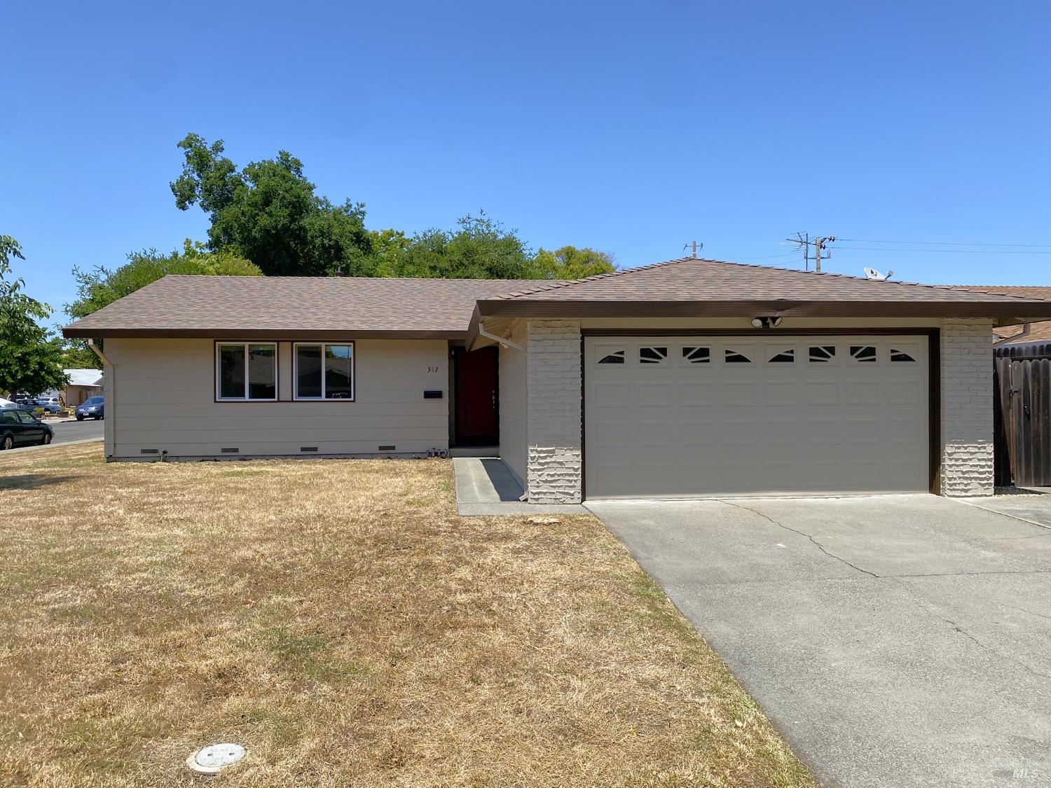 Detail Gallery Image 4 of 39 For 312 Dahlia St, Fairfield,  CA 94533 - 3 Beds | 2 Baths