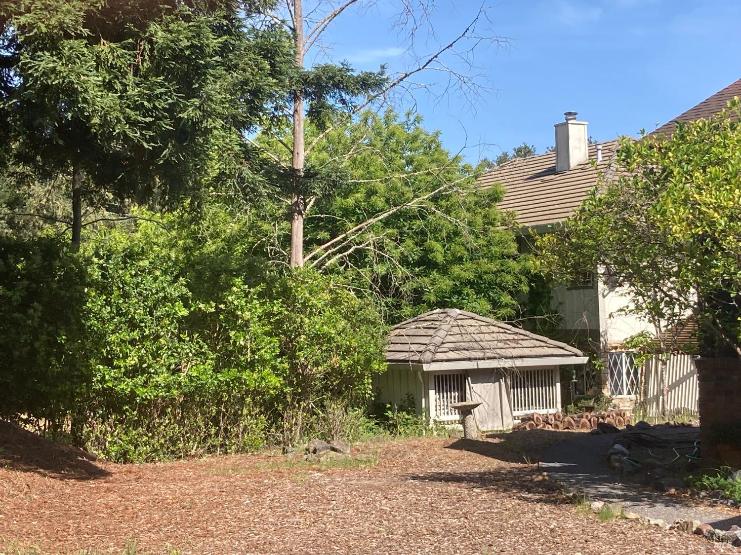 Detail Gallery Image 2 of 13 For 1116 Sunset Dr, Healdsburg,  CA 95448 - 2 Beds | 3 Baths