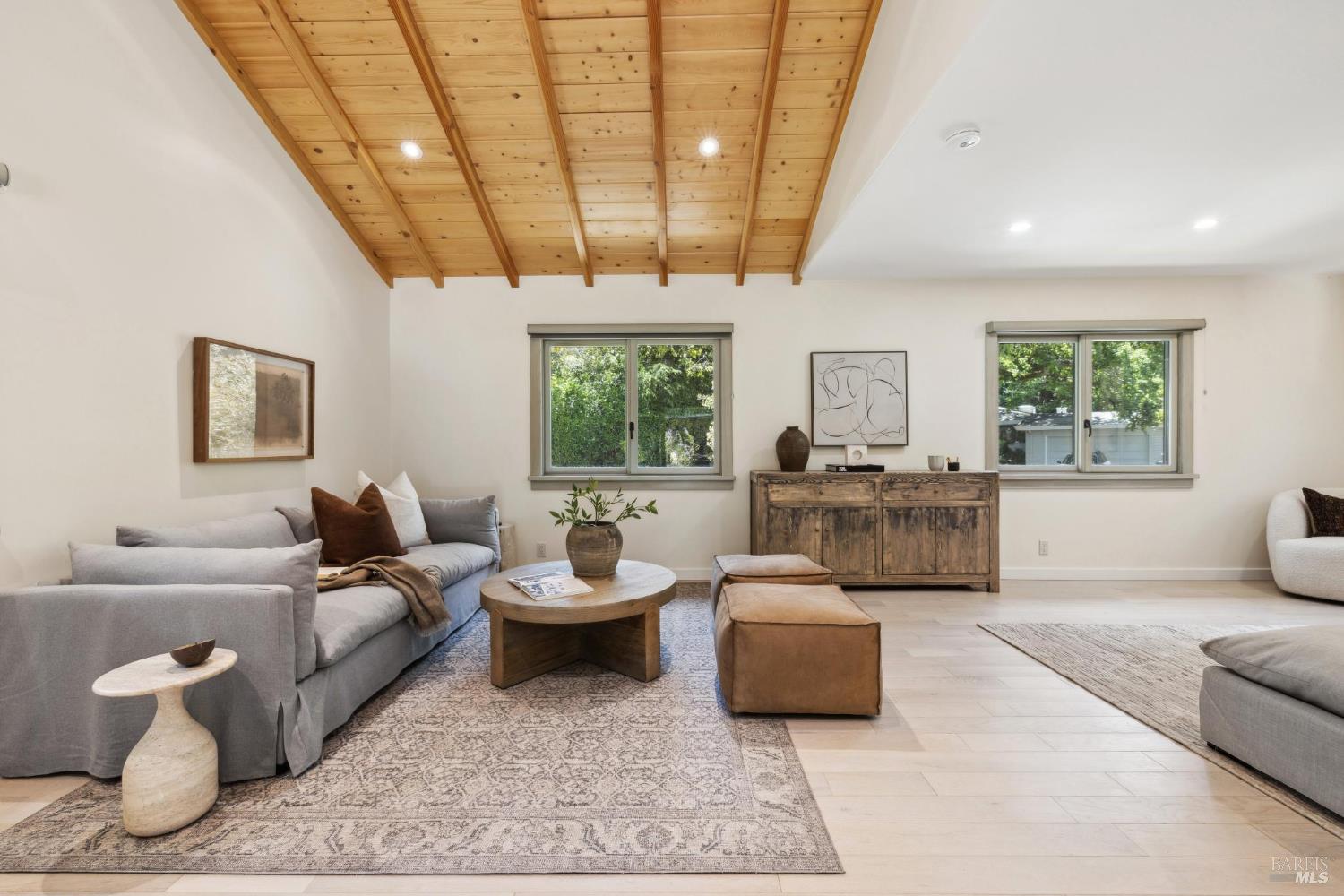 Detail Gallery Image 8 of 46 For 17 San Gabriel Dr, Fairfax,  CA 94930 - 4 Beds | 3 Baths