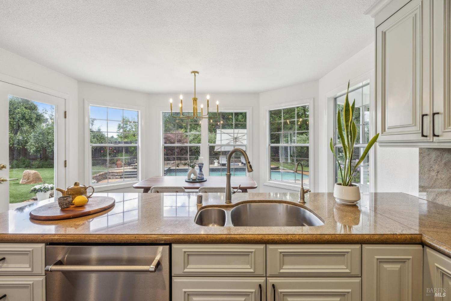 Detail Gallery Image 24 of 98 For 9724 Green Valley Rd, Sebastopol,  CA 95472 - 4 Beds | 3 Baths