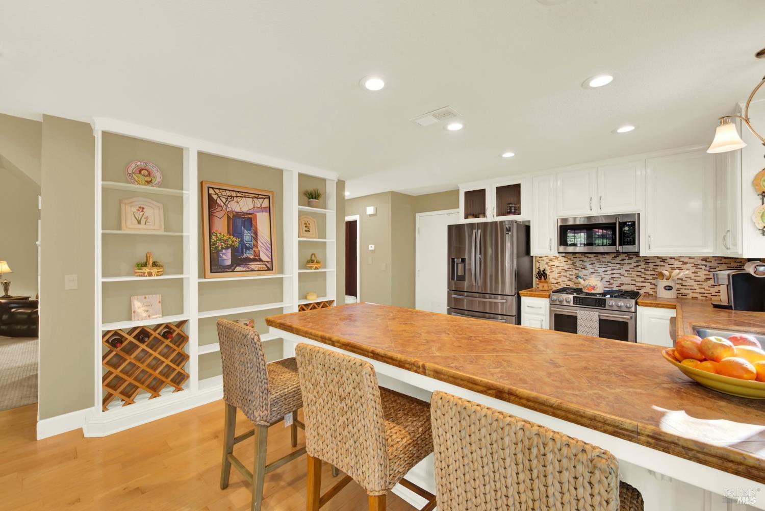 Detail Gallery Image 15 of 46 For 355 Holly Ct, Dixon,  CA 95620 - 3 Beds | 2/1 Baths