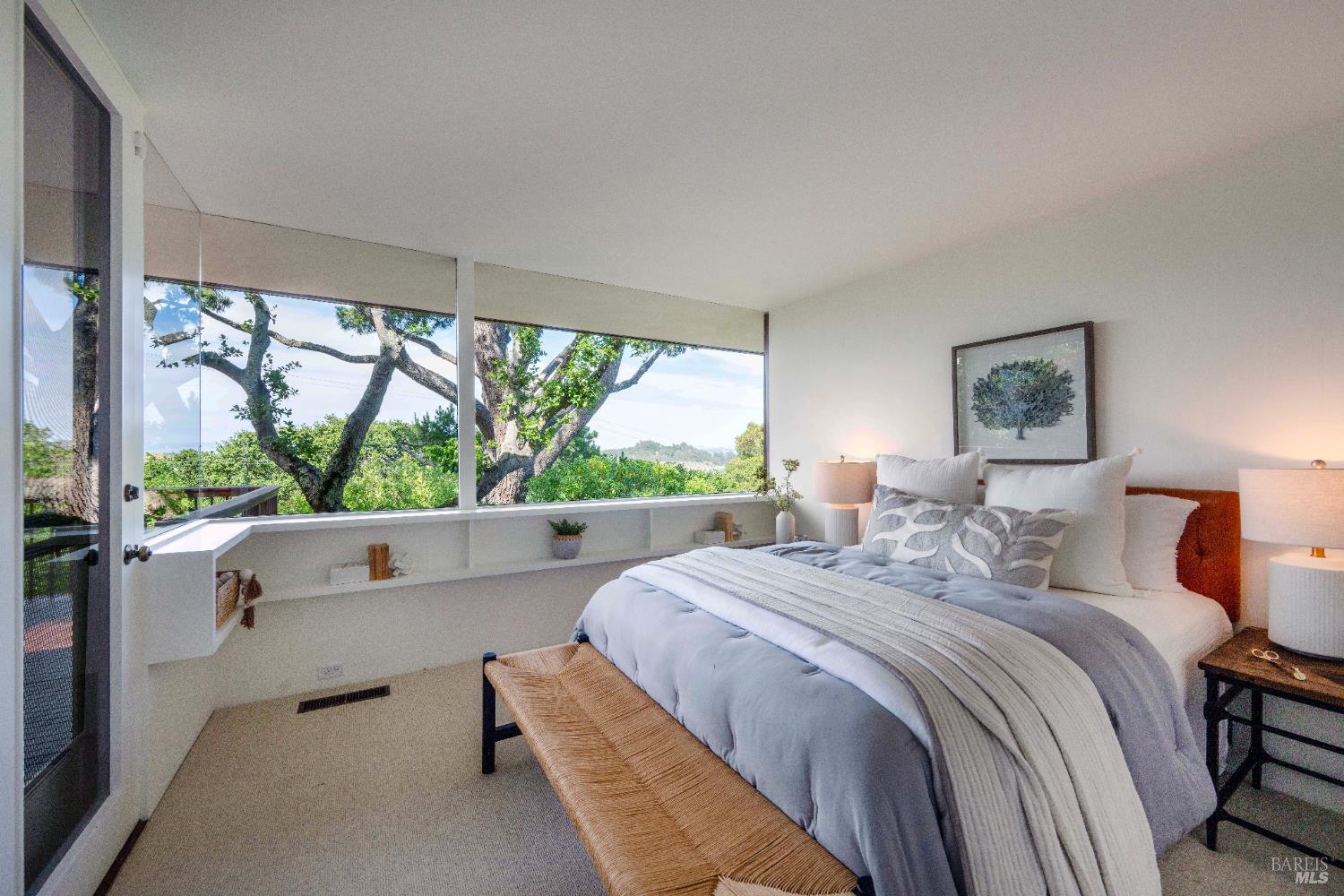 Detail Gallery Image 40 of 83 For 125 Bayview Dr, San Rafael,  CA 94901 - 2 Beds | 3/1 Baths