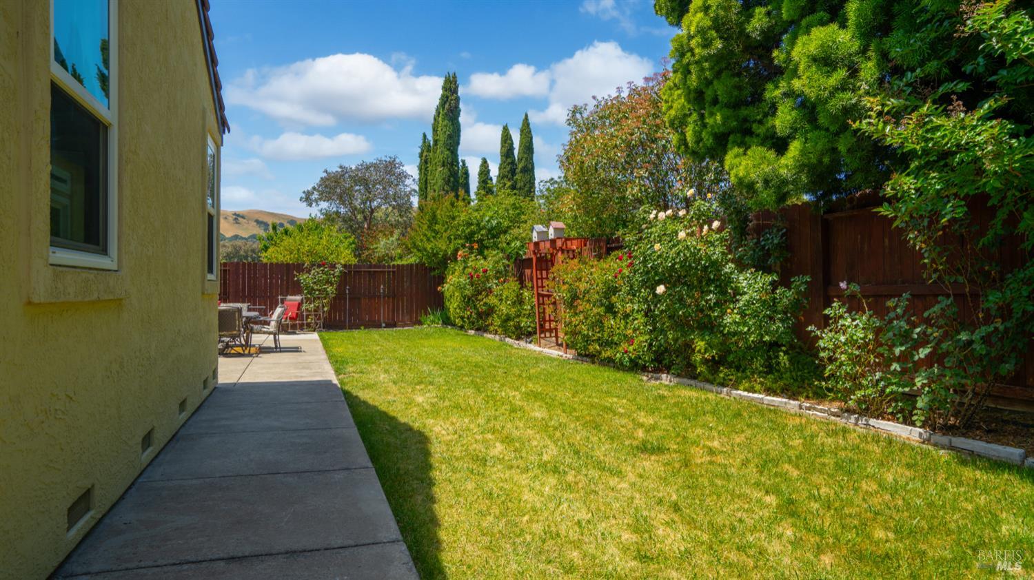 Detail Gallery Image 31 of 35 For 667 Laurelwood Cir, Vacaville,  CA 95687 - 3 Beds | 2 Baths