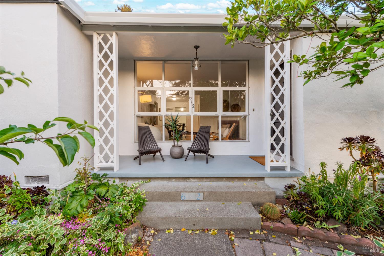 Detail Gallery Image 5 of 35 For 612 Madison St, Petaluma,  CA 94952 - 3 Beds | 2 Baths