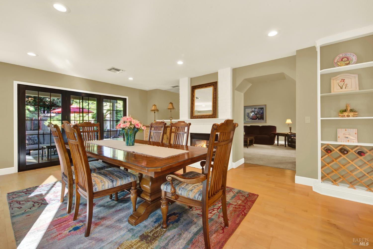 Detail Gallery Image 13 of 46 For 355 Holly Ct, Dixon,  CA 95620 - 3 Beds | 2/1 Baths
