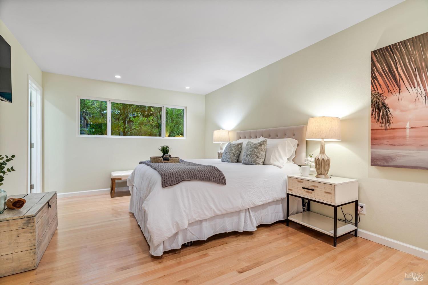 Detail Gallery Image 18 of 56 For 2700 Center Rd, Novato,  CA 94947 - 4 Beds | 3 Baths