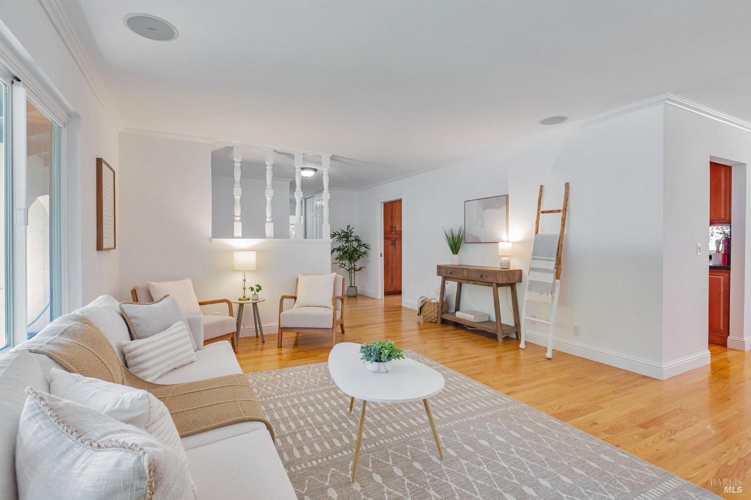 Detail Gallery Image 8 of 29 For 712 Sutro Ave, Novato,  CA 94947 - 3 Beds | 2 Baths