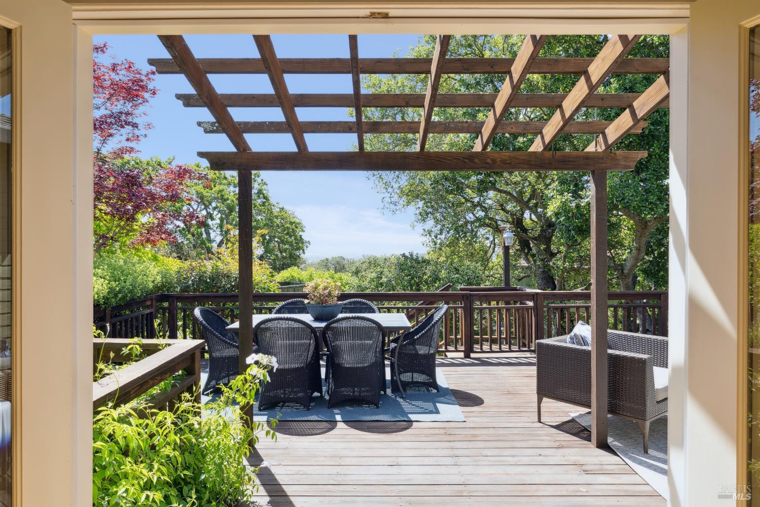 Detail Gallery Image 18 of 37 For 15 Upland Ln, Novato,  CA 94945 - 4 Beds | 3/1 Baths