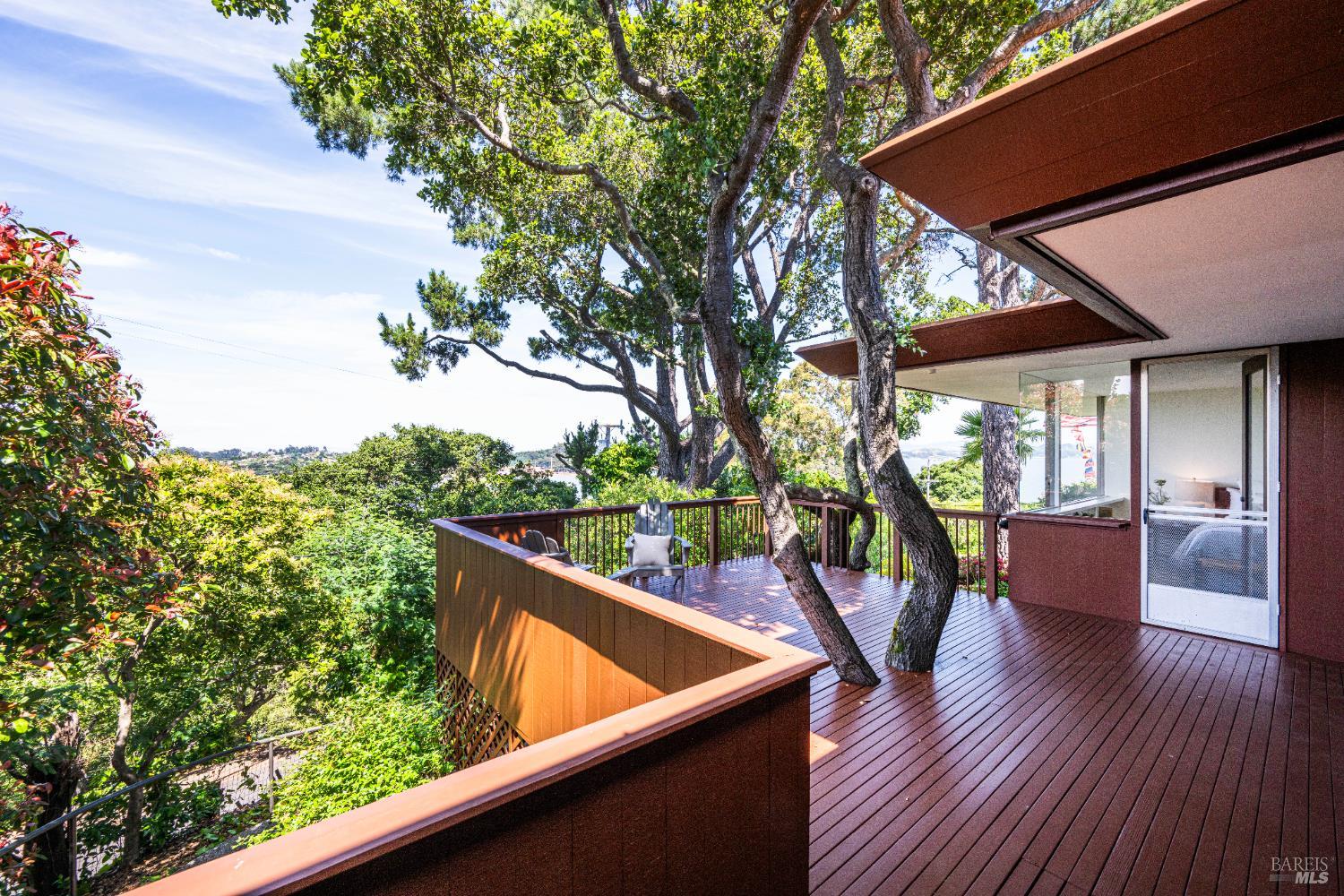 Detail Gallery Image 43 of 83 For 125 Bayview Dr, San Rafael,  CA 94901 - 2 Beds | 3/1 Baths
