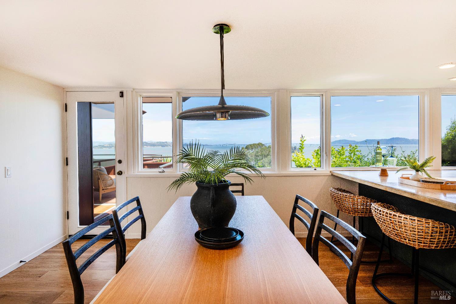 Detail Gallery Image 32 of 83 For 125 Bayview Dr, San Rafael,  CA 94901 - 2 Beds | 3/1 Baths