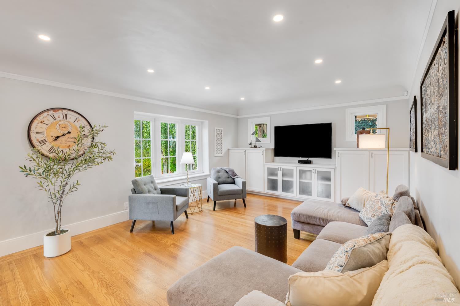 Detail Gallery Image 6 of 71 For 33 Romine Way, Vallejo,  CA 94591 - 4 Beds | 2 Baths
