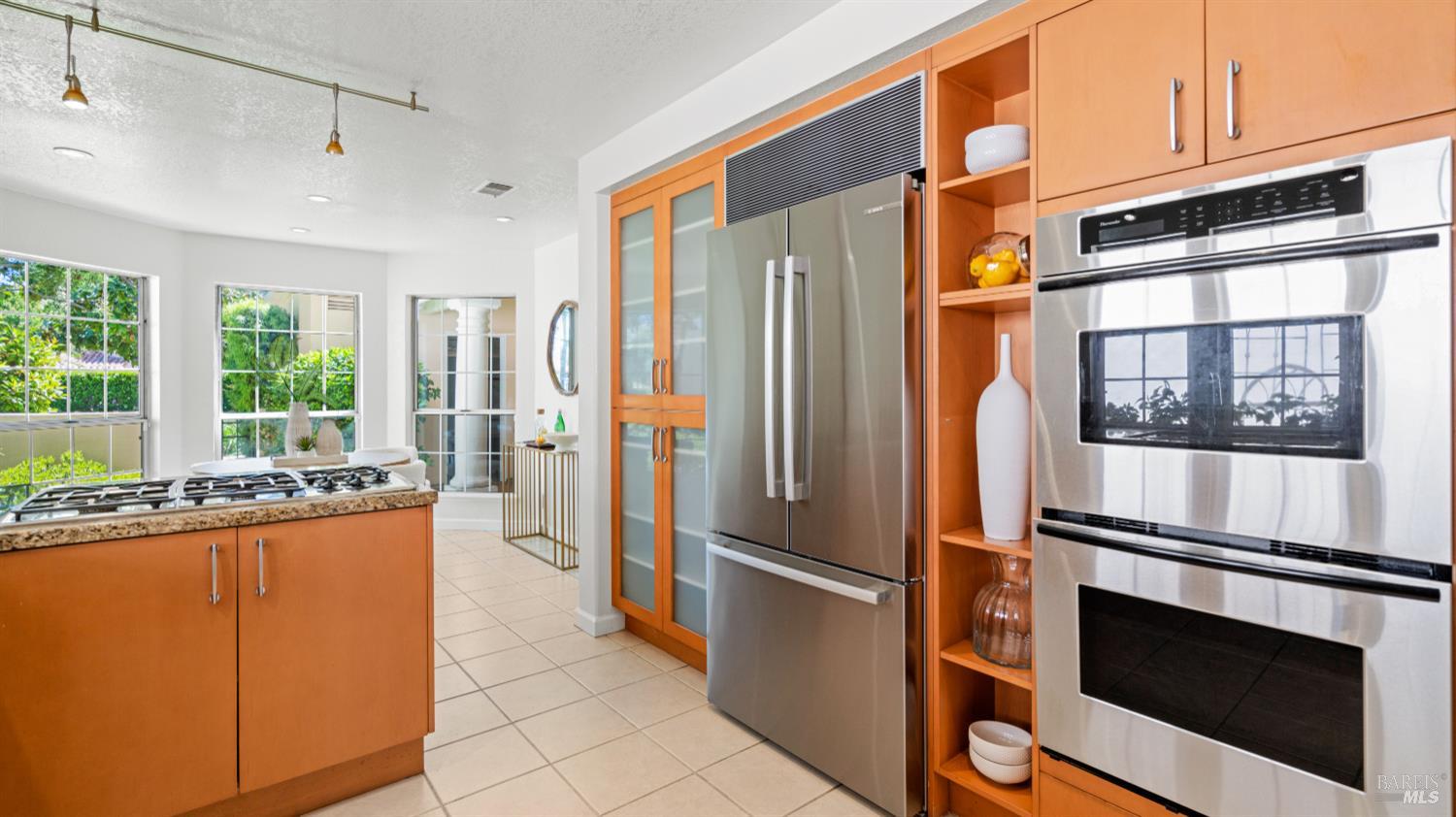Detail Gallery Image 17 of 57 For 1205 Cuernavaca Circulo Unkn, Mountain View,  CA 94040 - 3 Beds | 3 Baths