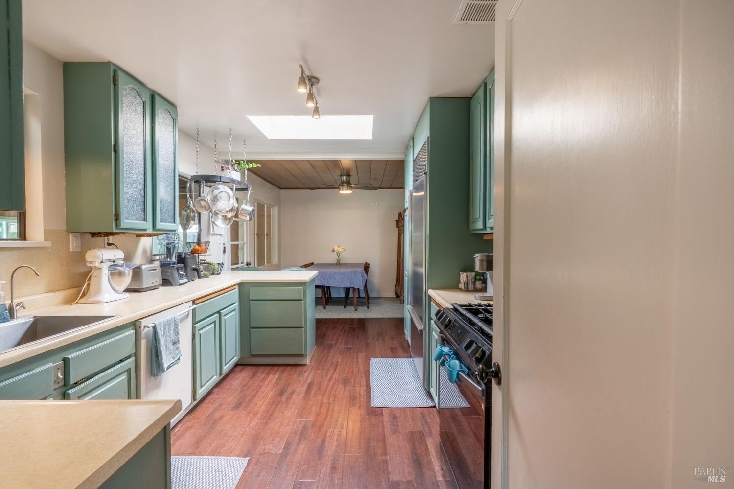 Detail Gallery Image 12 of 43 For 3120 Hermosa Dr, Napa,  CA 94558 - 4 Beds | 2 Baths