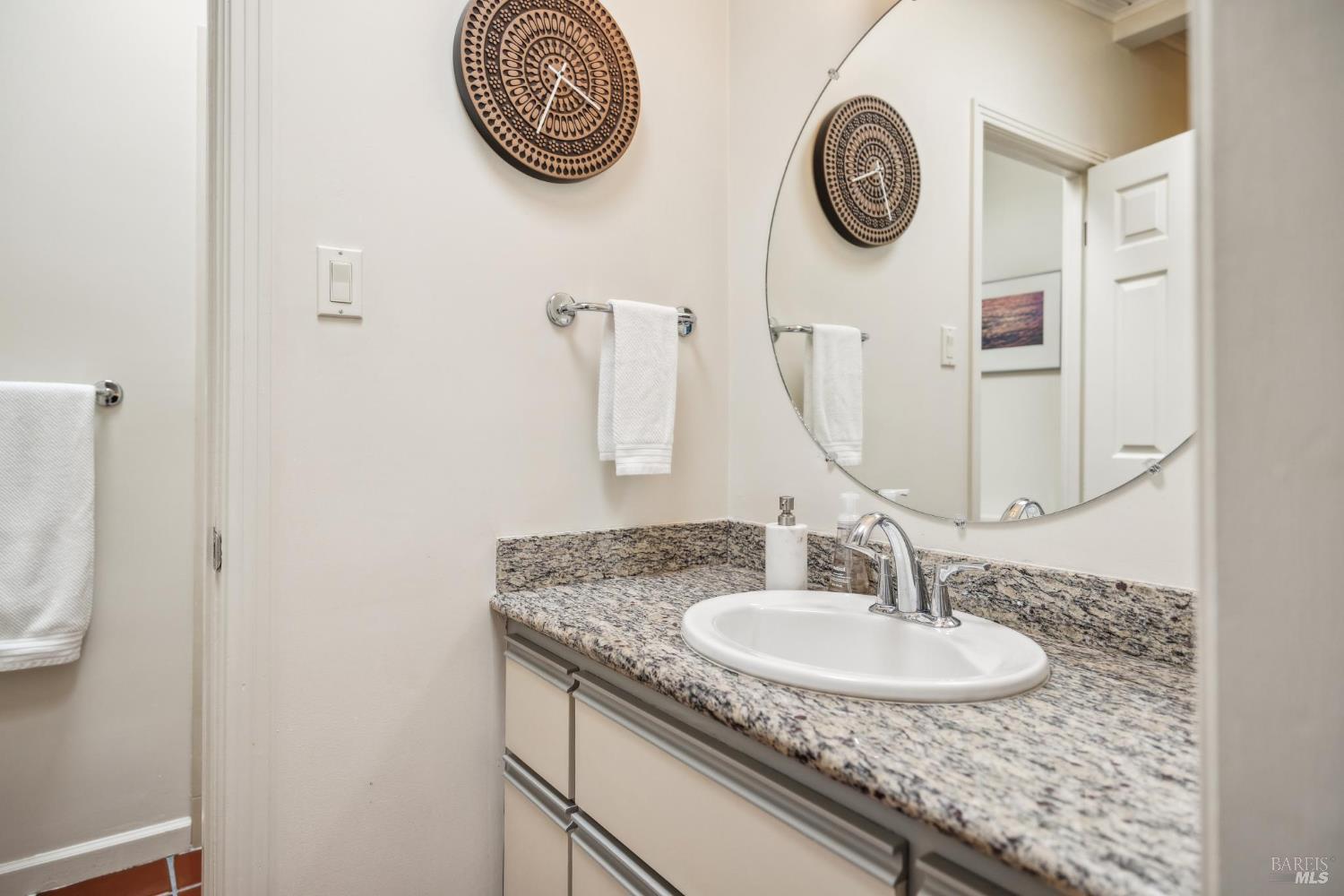 Detail Gallery Image 33 of 57 For 708 Birchwood Ct, San Rafael,  CA 94903 - 5 Beds | 3 Baths