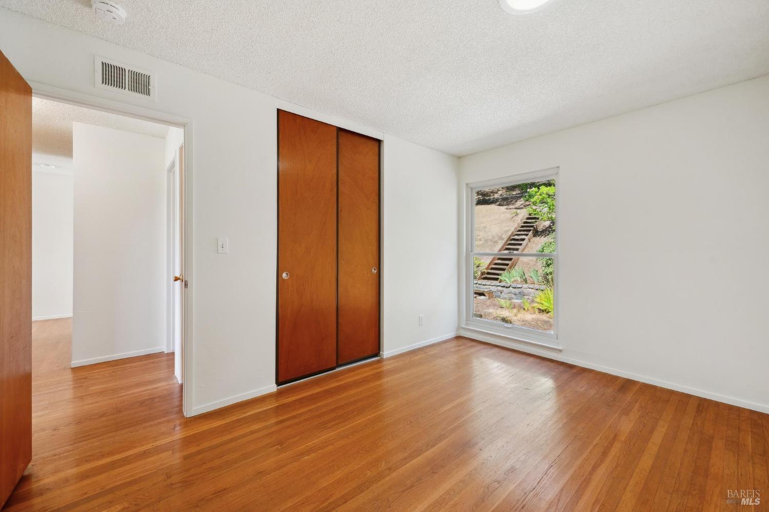 Detail Gallery Image 21 of 31 For 83 Twelveoak Hill Dr, San Rafael,  CA 94903 - 3 Beds | 2 Baths