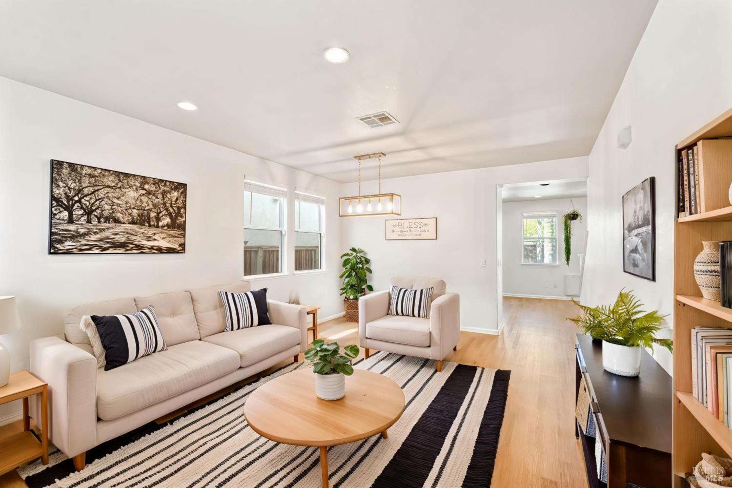 Detail Gallery Image 5 of 58 For 505 Vintage Springs Ct, Fairfield,  CA 94534 - 3 Beds | 2/1 Baths