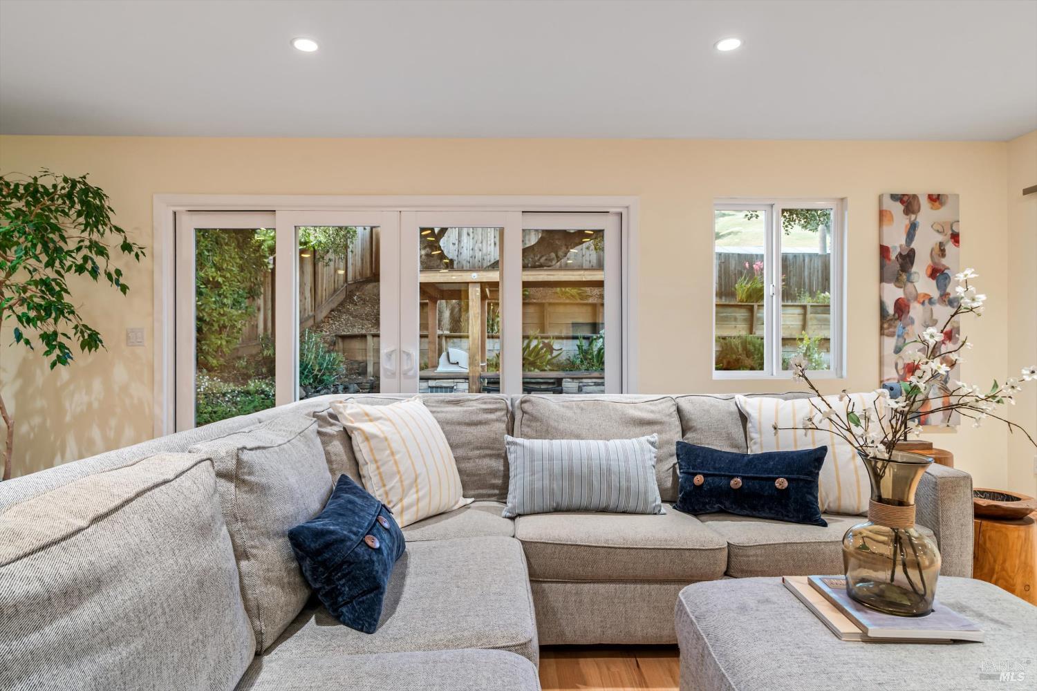 Detail Gallery Image 7 of 56 For 2700 Center Rd, Novato,  CA 94947 - 4 Beds | 3 Baths