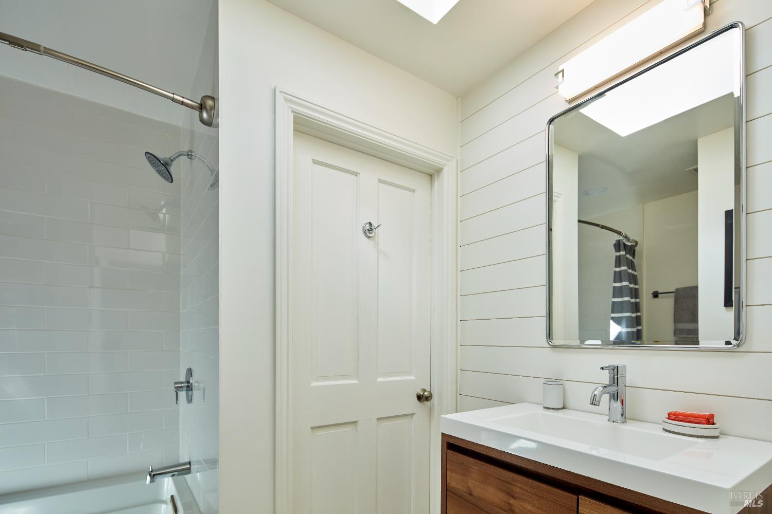 Detail Gallery Image 35 of 42 For 64 Edgewood Ave, Mill Valley,  CA 94941 - 3 Beds | 2 Baths