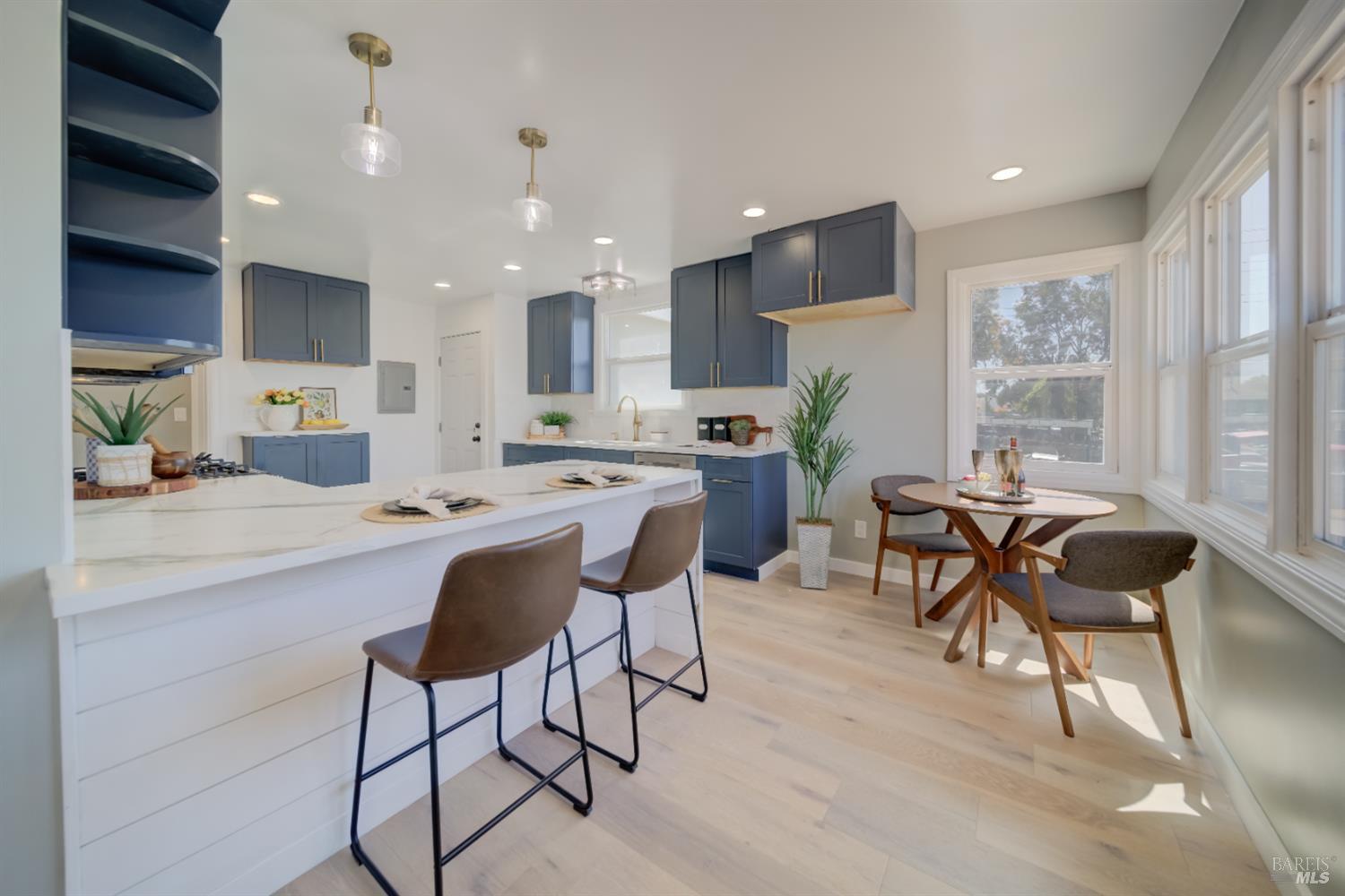 Detail Gallery Image 11 of 43 For 948 Benicia Rd, Vallejo,  CA 94591 - 2 Beds | 1 Baths