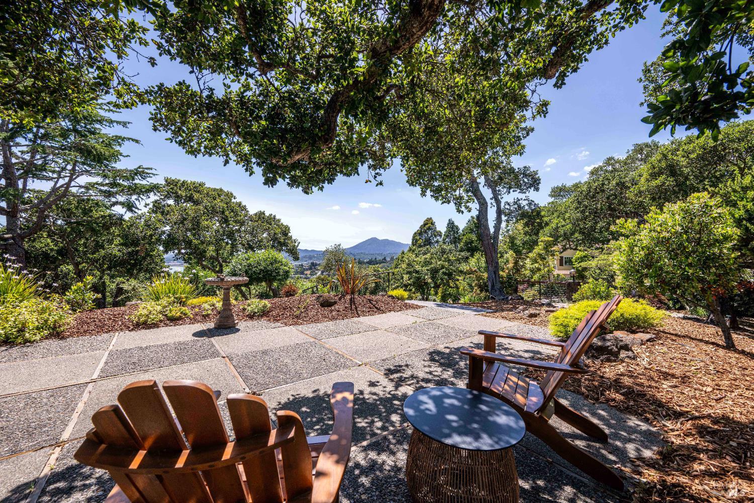 Detail Gallery Image 9 of 83 For 125 Bayview Dr, San Rafael,  CA 94901 - 2 Beds | 3/1 Baths
