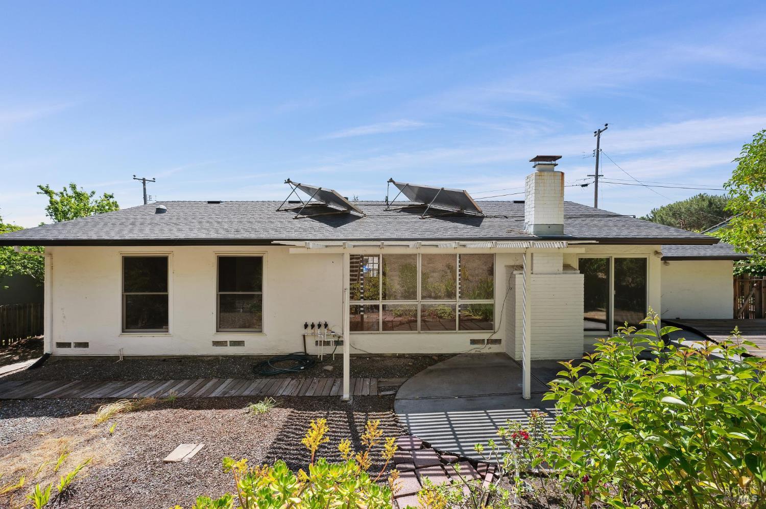 Detail Gallery Image 27 of 31 For 83 Twelveoak Hill Dr, San Rafael,  CA 94903 - 3 Beds | 2 Baths