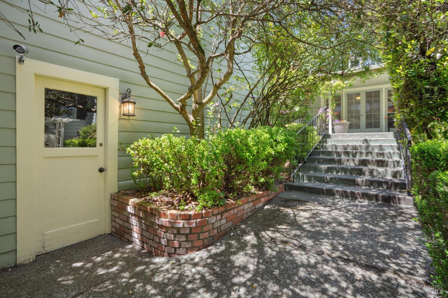 Detail Gallery Image 49 of 75 For 301 Howard St, Petaluma,  CA 94952 - 4 Beds | 3 Baths